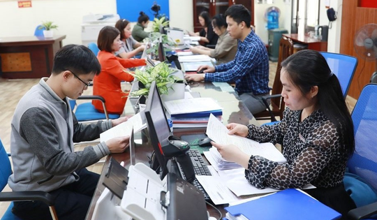Công chức có thể làm việc từ xa, hưởng lương theo hiệu quả