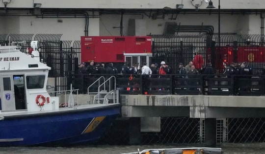 Mỹ: Trực thăng rơi xuống sông Hudson, 6 người thiệt mạng