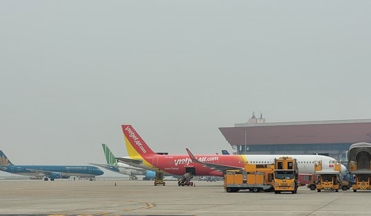 Giá vé máy bay dịp nghỉ lễ 30/4 - 01/5 tăng ngang dịp Tết Nguyên đán, nhiều chuyến khứ hồi hết vé phổ thông