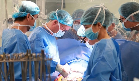 Kỳ tích y học Việt Nam: Lần đầu thực hiện thành công ghép tim nhân tạo bán phần