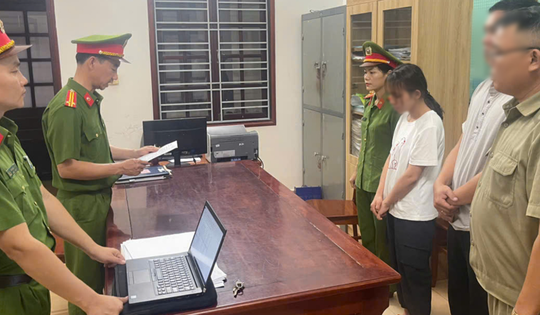 Bắt khẩn cấp bảo mẫu bạo hành trẻ mầm non ở Quảng Nam