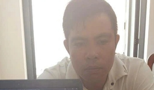 Bị chồng cũ đâm trọng thương vì ngồi trên ô tô của người khác