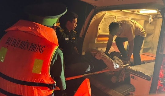 Kịp thời cứu nạn thuyền viên nước ngoài bị nhiễm trùng đường ruột lúc nửa đêm