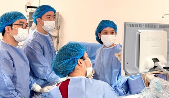 'Sửa chữa' từ trong bào thai cho thai nhi bị cạn ối hoàn toàn, giãn đài bể thận hai bên