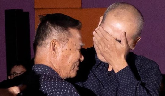 Vì sao đạo diễn Bùi Thạc Chuyên lên tiếng xin lỗi về chuyện tình Tư Đạp - Ba Hương trong 'Địa đạo'?