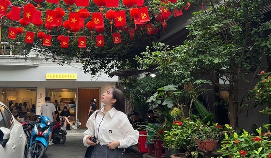 Khi Tổ quốc trong tim: Giới trẻ thể hiện niềm tự hào dân tộc qua những điều giản dị