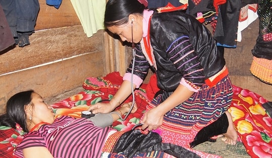 Bộ Y tế đề xuất nâng hỗ trợ với cô đỡ thôn bản bằng 0,7 và 0,5 so với mức lương cơ sở