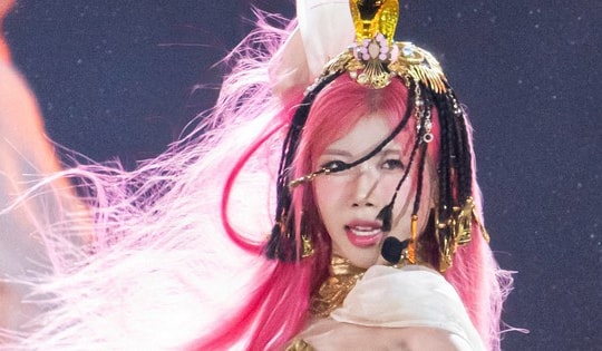 "Chị đẹp" Trang Pháp rớt cột cách sàn 10cm khiến khán thót tim