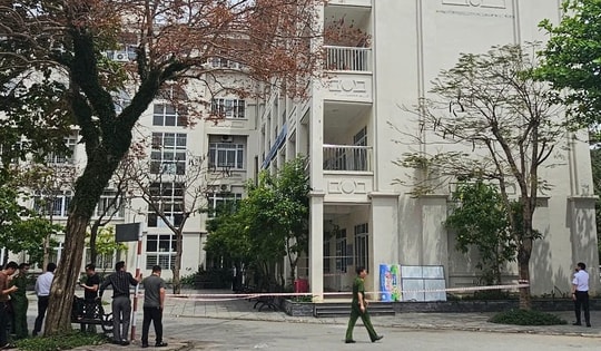 Vụ lan can tầng 4 rơi trúng 3 học sinh ở sân trường: Một nữ sinh phải mổ cấp cứu vì chấn thương sọ não