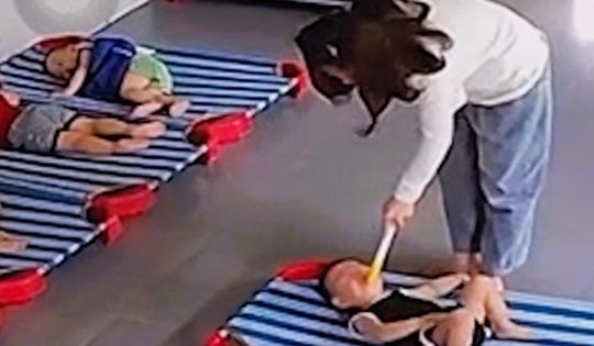 Bạo hành trẻ mầm non bị bị vạch trần: Lời kêu gọi khẩn thiết từ phụ huynh