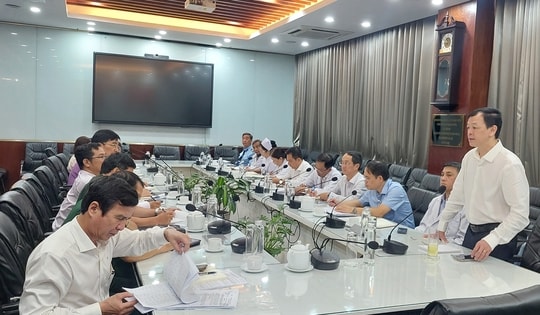 Thứ trưởng Nguyễn Tri Thức làm việc với 3 bệnh viện ở TPHCM để đảm bảo công tác y tế cho dịp lễ 30/4