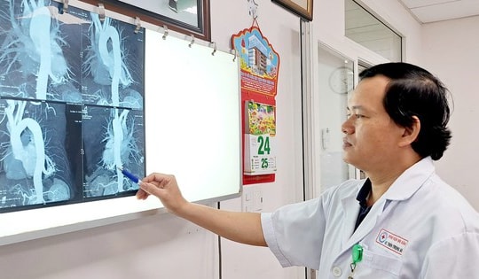 Phát hiện bệnh phổi hiếm gặp từ cơn đau lưng