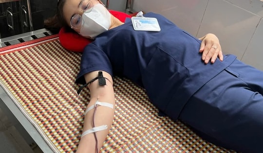 7 cán bộ y tế hiến máu cứu bệnh nhân rơi từ vách núi