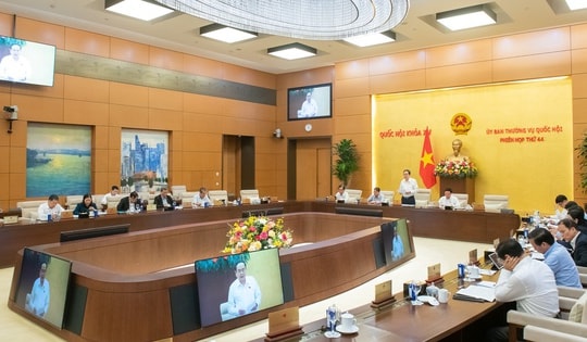Thường vụ Quốc hội cho ý kiến về hồ sơ đề nghị sửa đổi Hiến pháp