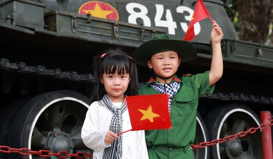 Vì sao lịch tháng 4/1975 và lịch tháng 4/2025 trùng khớp nhau hoàn toàn?