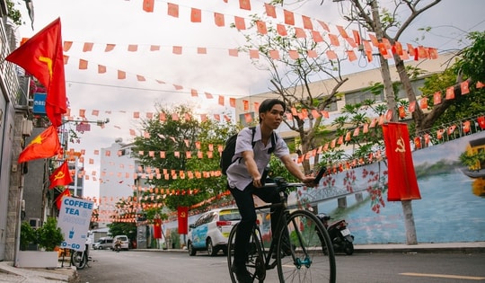 Chùm ảnh: 30/4 chưa đến, TP.HCM đã lặng lẽ khoe vẻ đẹp tự hào của tháng Tư