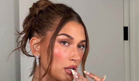 Những kiểu tóc sành điệu này có thể gây ra rụng tóc mà bạn không hề hay biết