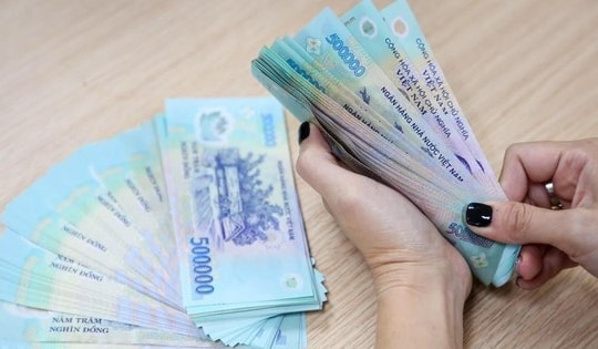 Ngân hàng có lãi suất cao 8,1% khi gửi kỳ hạn 13 tháng: Gửi tiết kiệm 100 triệu đồng được bao nhiều tiền lãi?