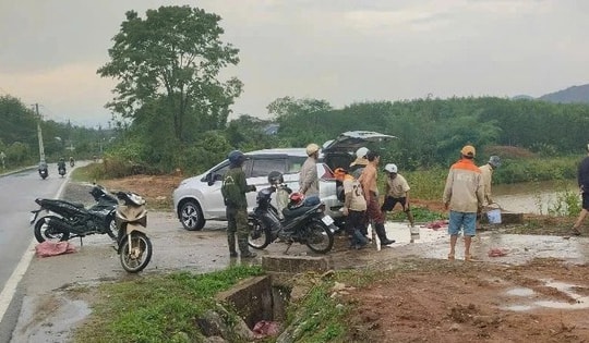 7 người thương vong do bị sét đánh khi đang trú mưa trên rẫy ở Kon Tum