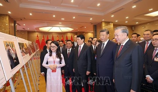 Lãnh đạo Đảng, Nhà nước Việt Nam - Trung Quốc tham quan Trưng bày ảnh 75 năm quan hệ ngoại giao Việt - Trung