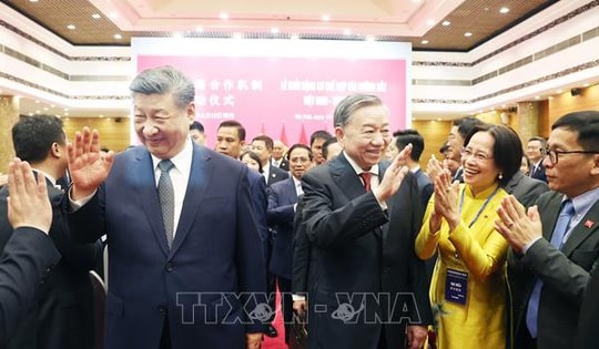 Lãnh đạo Đảng, Nhà nước Việt Nam - Trung Quốc dự Liên hoan giao lưu hữu nghị nhân dân hai nước