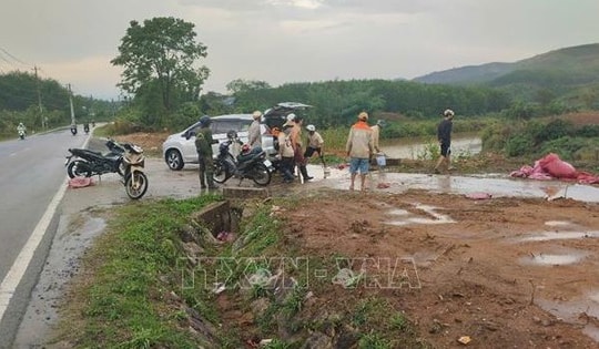 Sét đánh tại Kon Tum khiến 1 người tử vong, 6 người bị thương