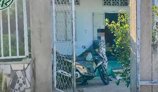 Mâu thuẫn trên bàn nhậu, 'ma men' lấy kéo đâm hàng xóm sát vách nguy kịch