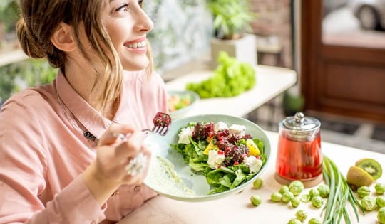 Những cách ăn uống lành mạnh giúp duy trì sức khỏe tốt mỗi ngày