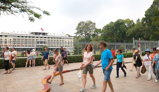 Nắng nóng diện rộng nhiều địa phương trên cả nước