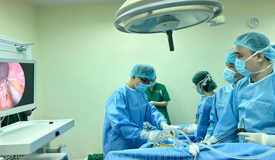 Ca ghép thận cùng huyết thống đầu tiên ở Quảng Ninh đã thành công