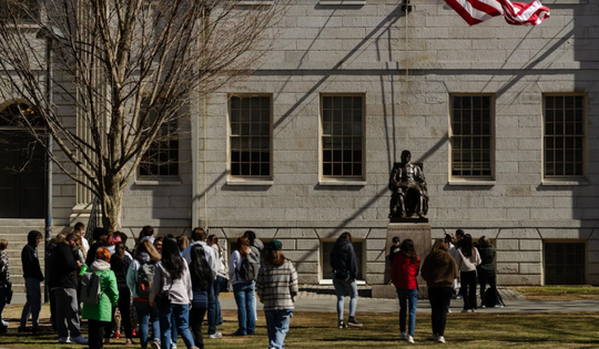 Đại học Harvard bất tuân lệnh, Nhà Trắng ‘khai hỏa’ mặt trận mới
