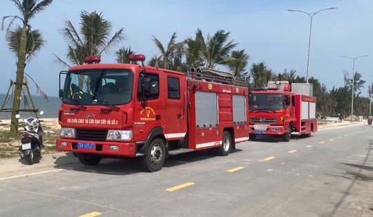 Nam sinh lớp 7 mất tích khi tắm biển cùng nhóm bạn