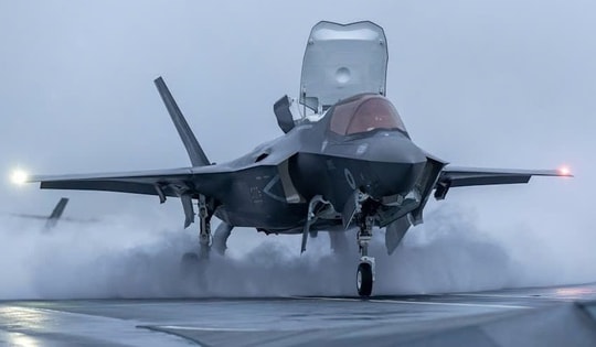F-35 dẫn đường cho đòn đánh chuẩn xác của NATO