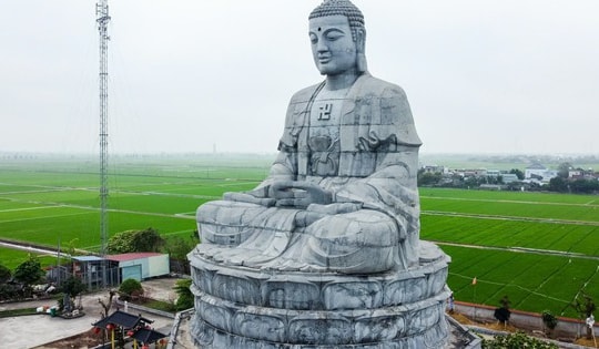 Chiêm ngưỡng tượng Phật bằng đá xanh nặng 3.000 tấn ở Nam Định