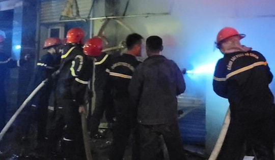 Kịp thời dập tắt vụ cháy nhà dân ở TP Vinh