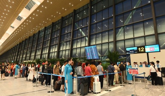 105 hành khách 'mở hàng' nhà ga T3 Tân Sơn Nhất