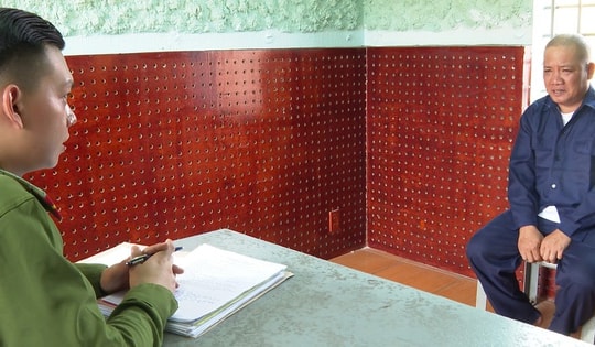 Khởi tố đối tượng đâm chết bạn rượu