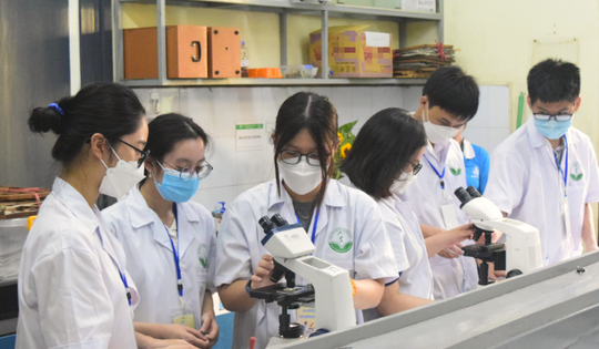 Thêm cơ hội vào Trường Đại học Dược Hà Nội với tổ hợp B00