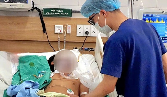 Hái nấm rừng về ăn, 2 vợ chồng hôn mê