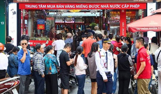 Phó Thủ tướng chỉ đạo thực hiện ngay các giải pháp ổn định thị trường vàng