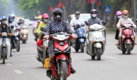 Cuối tuần miền Bắc, miền Trung nắng nóng gay gắt trên 38 độ