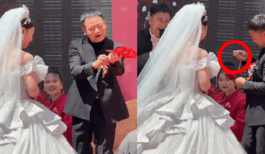 Bố chồng cởi 1 thứ quý giá trên người đưa cho con dâu, cả hai vào thẳng "hot search"