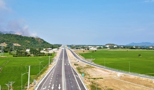 Chính thức thông xe cao tốc Vân Phong - Nha Trang