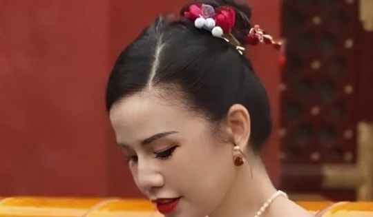 MC Bích Hồng xin lỗi sau khi bị cắt sóng