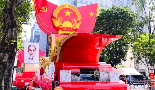 Lộ diện loạt xe mô hình diễu hành dịp 30/4