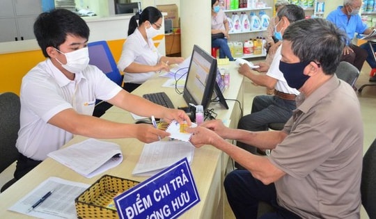 Thủ tướng chỉ đạo trả lương hưu và trợ cấp BHXH tháng 5/2025 sớm