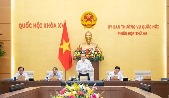 UBTVQH kết luận thế nào về chuẩn bị hồ sơ liên quan đến việc sửa đổi Hiến pháp?