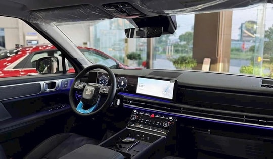 Xe gầm cao SUV giảm sốc hàng trăm triệu đồng, Hyundai Santa Fe, Honda CR-V rẻ không tưởng