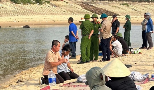 Tìm thấy thi thể 2 học sinh mất tích khi tắm ở cửa sông