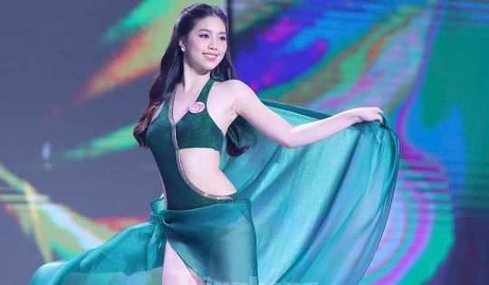 41 thí sinh Hoa hậu Việt Nam khoe dáng nóng bỏng trong trang phục bikini